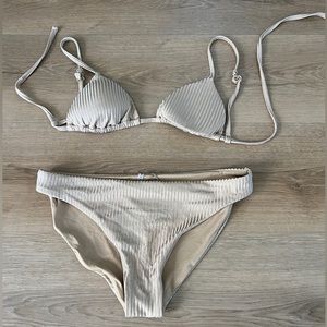 Vitamin A swim bikini set Sz 6